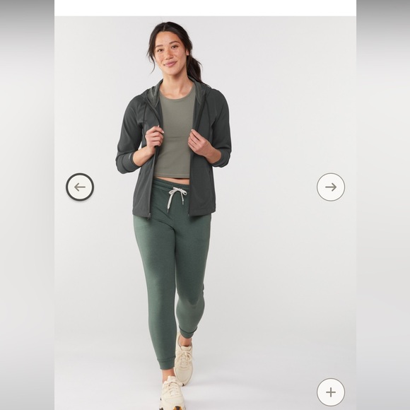 Vuori Women’s Outdoor Trainer Javket in mauve! - Picture 7 of 9